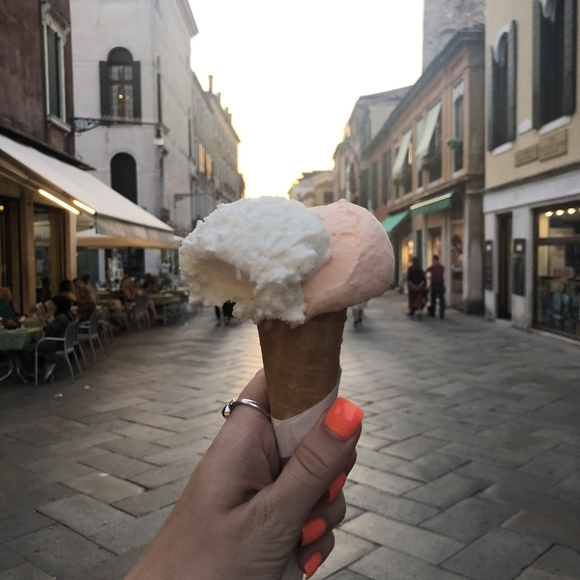 Meet your *Posh Ambassador*, Jessie - Picture 7 of 10